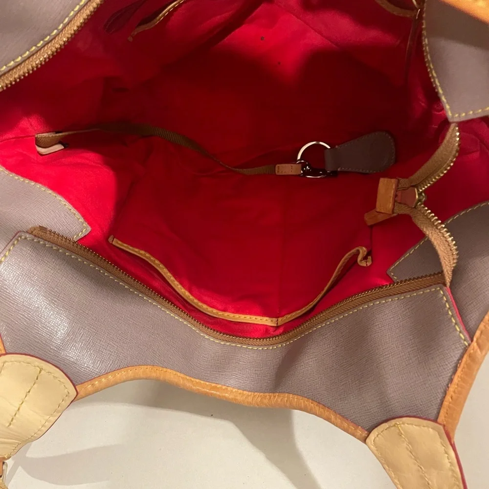 Dooney and Bourke gray & tan leather double strap zipper tassel shoulder bag - Picture 4 of 16